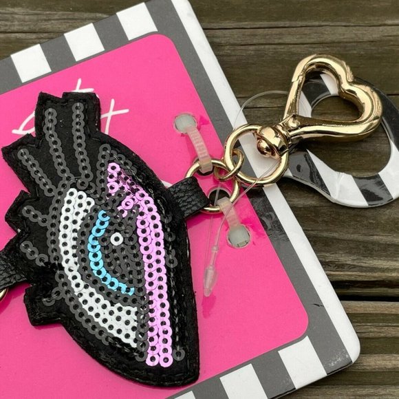 Betsey Johnson Keychain Gold Tone Hardware Eye Heart & French Fries Keys Holder - Picture 2 of 11